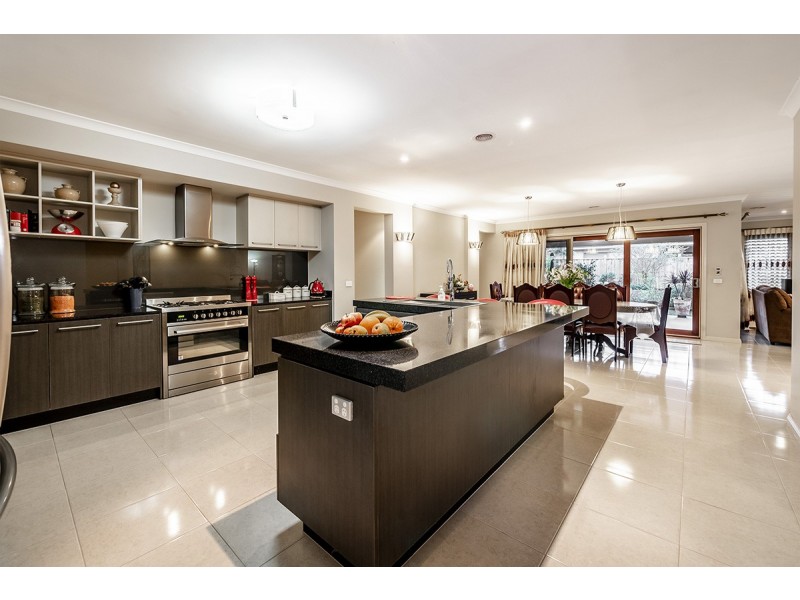 7 Starlight Rise, Cranbourne East VIC 3977