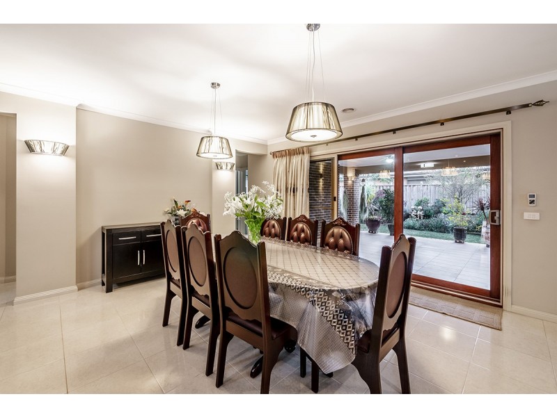 7 Starlight Rise, Cranbourne East VIC 3977