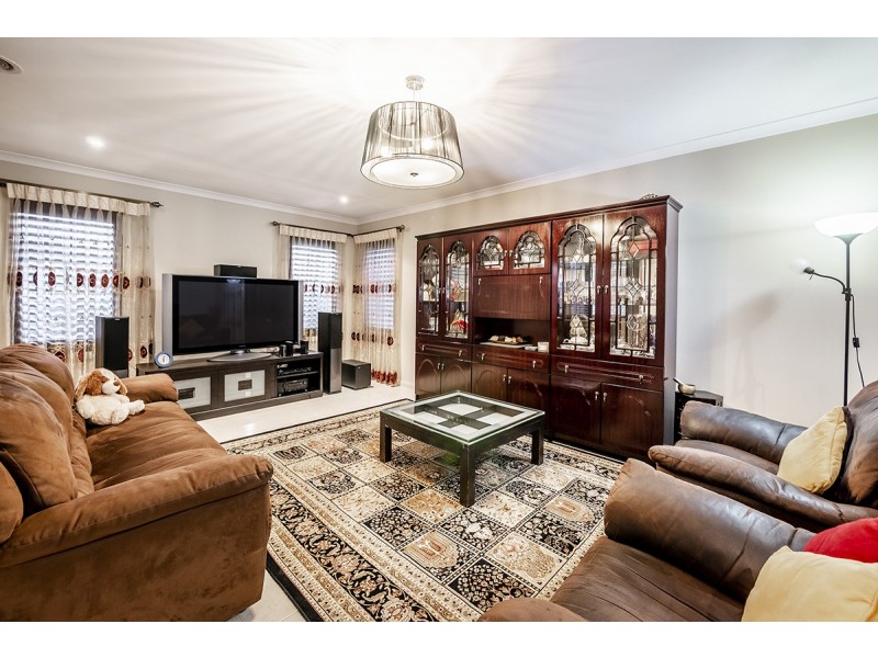 7 Starlight Rise, Cranbourne East VIC 3977