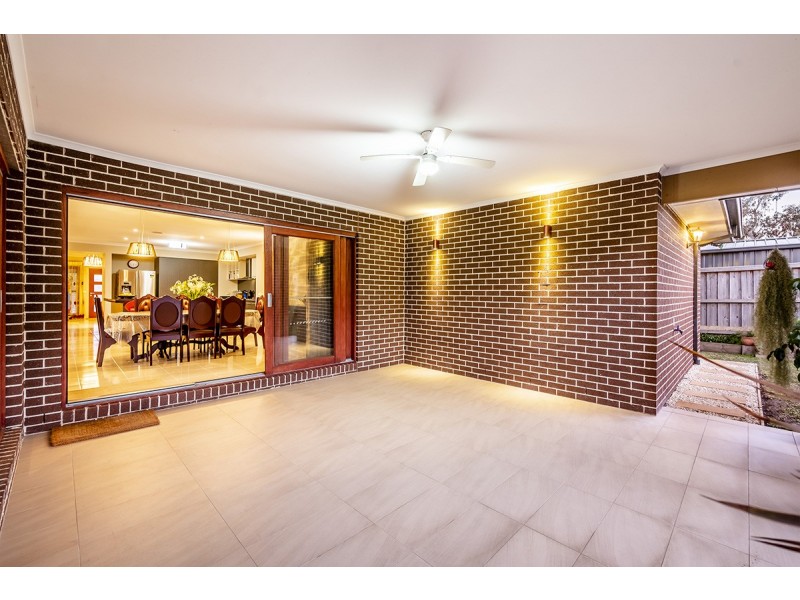 7 Starlight Rise, Cranbourne East VIC 3977