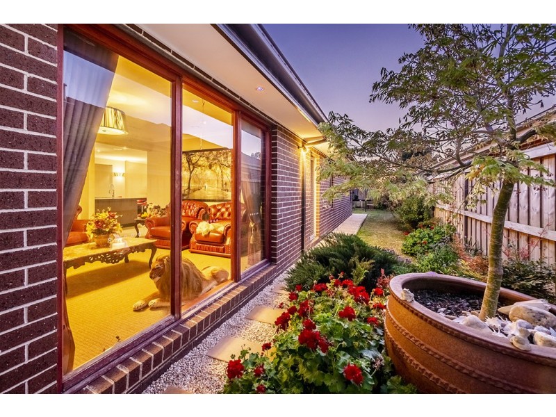 7 Starlight Rise, Cranbourne East VIC 3977