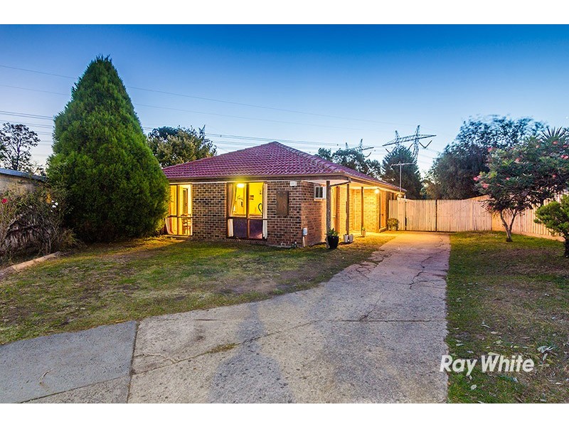 4 South Charles Court, Cranbourne VIC 3977