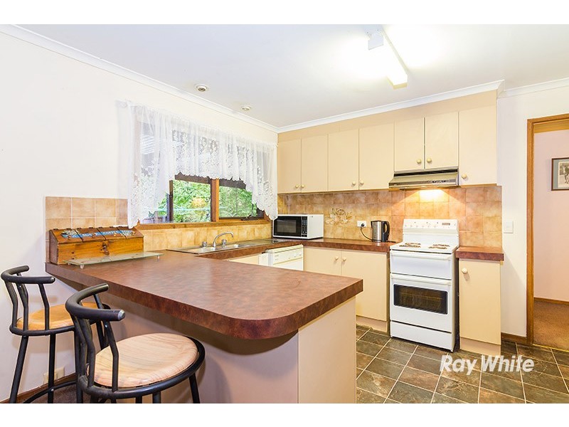 4 South Charles Court, Cranbourne VIC 3977