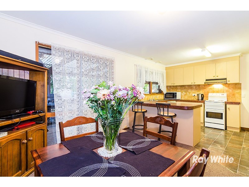 4 South Charles Court, Cranbourne VIC 3977