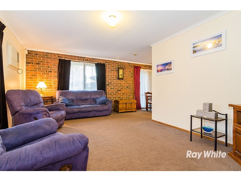 4 South Charles Court, Cranbourne VIC 3977