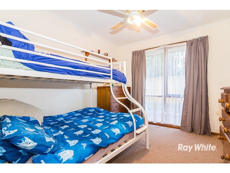 4 South Charles Court, Cranbourne VIC 3977