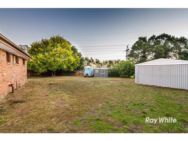 4 South Charles Court, Cranbourne VIC 3977