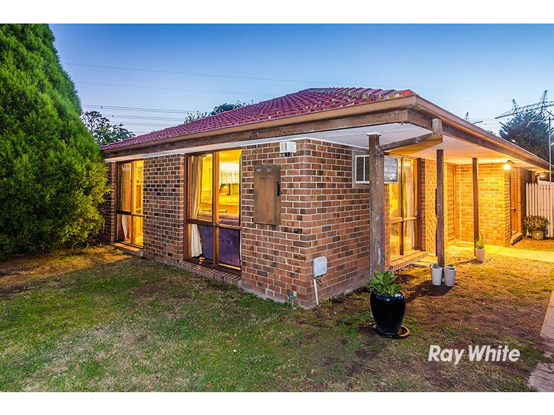 4 South Charles Court, Cranbourne VIC 3977
