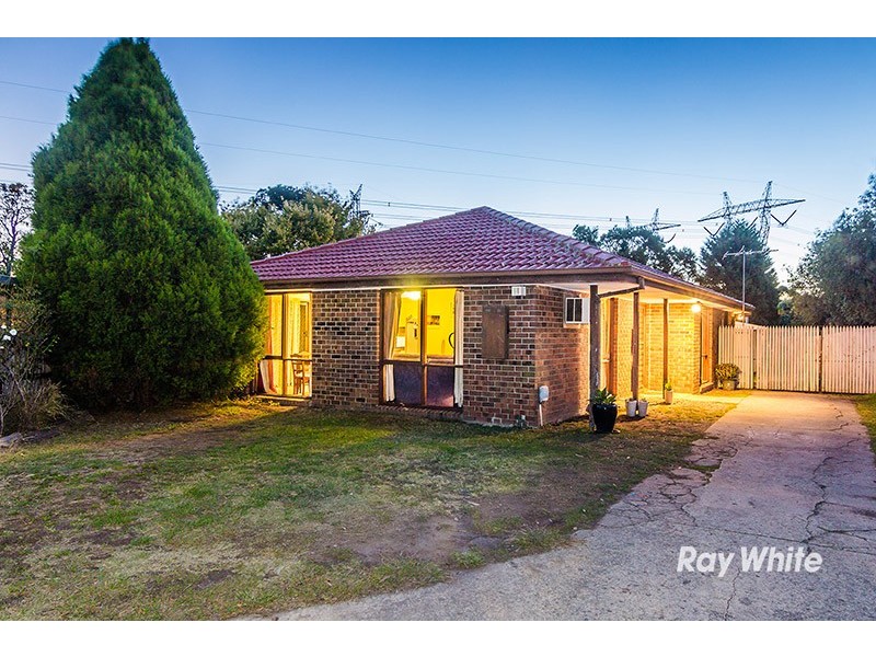 4 South Charles Court, Cranbourne VIC 3977
