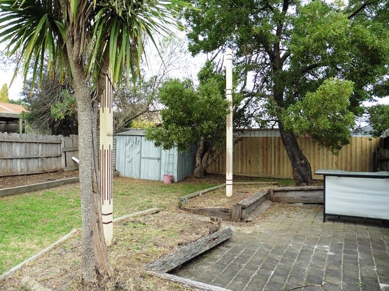 7 Walnut Court, Cranbourne North VIC 3977