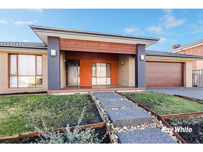 92 Brookwater Parade, Lyndhurst VIC 3975