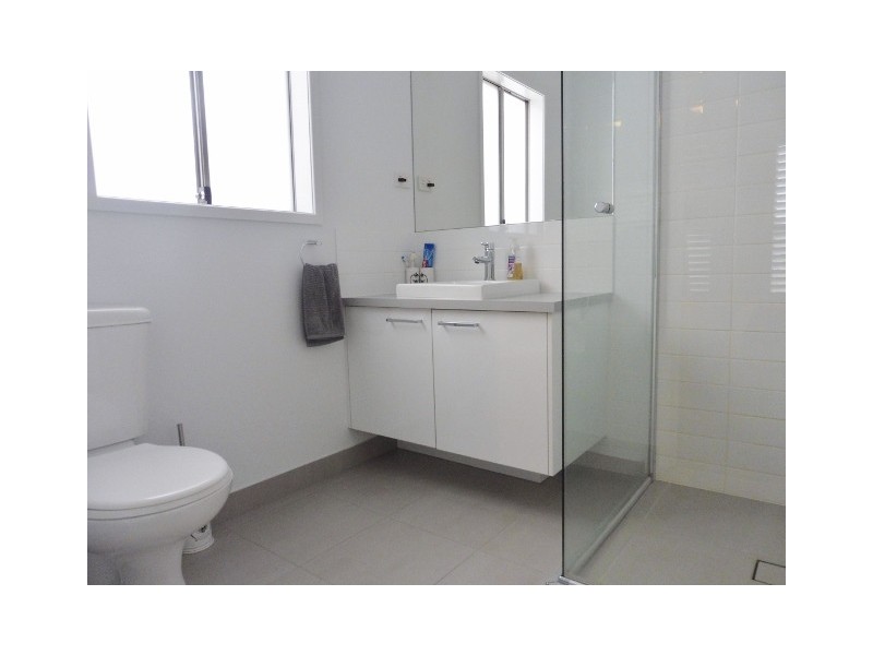 36 Fleuve Rise, Clyde North VIC 3978