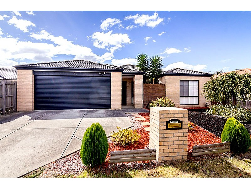 37 Taplan Crescent, Cranbourne West VIC 3977