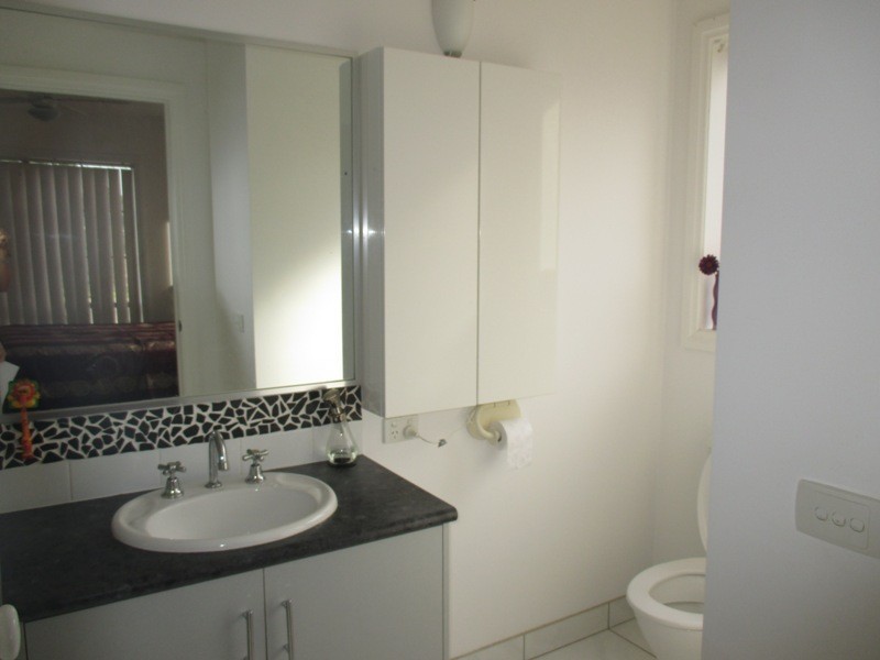 37 Taplan Crescent, Cranbourne West VIC 3977