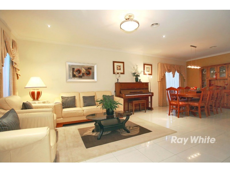 8 Bramble Close, Lyndhurst VIC 3975