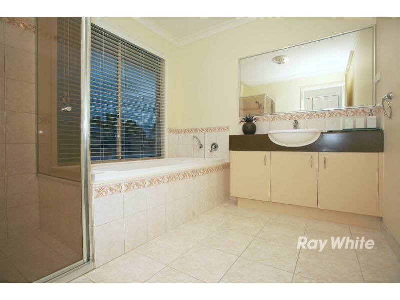 8 Bramble Close, Lyndhurst VIC 3975