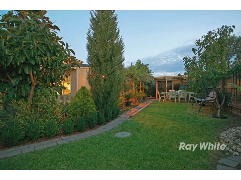 8 Bramble Close, Lyndhurst VIC 3975