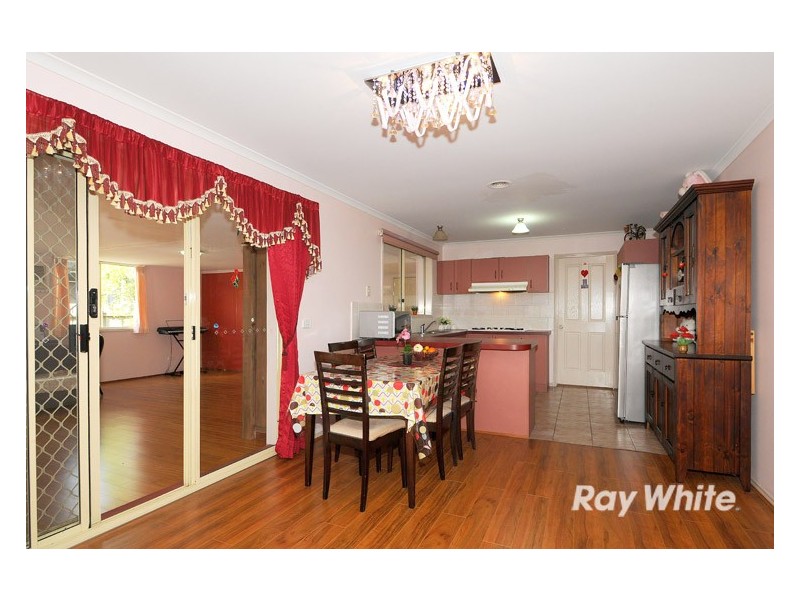 11 Mahogany Close, Hampton Park VIC 3976