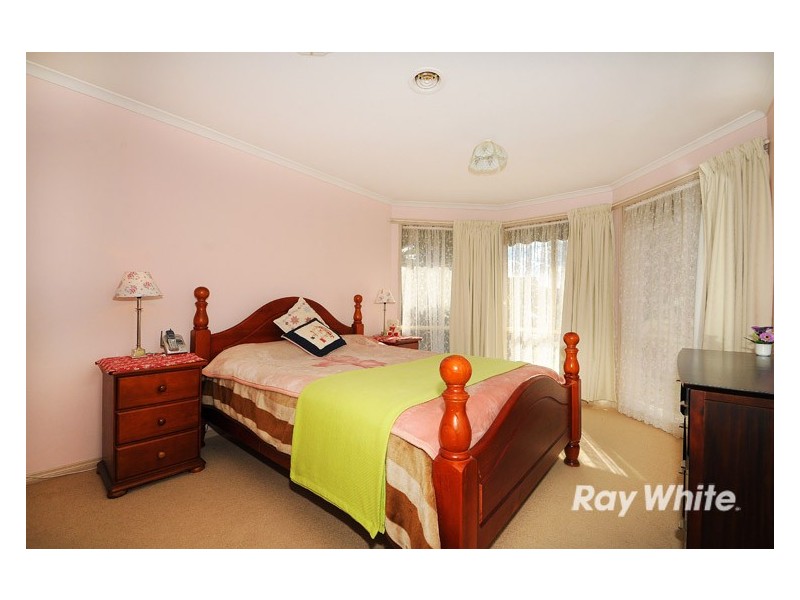 11 Mahogany Close, Hampton Park VIC 3976