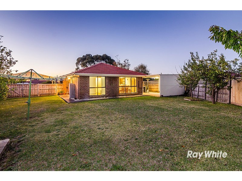 6 South Anderson Court, Cranbourne VIC 3977