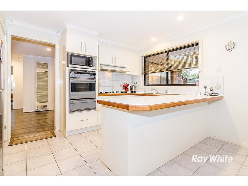 6 South Anderson Court, Cranbourne VIC 3977