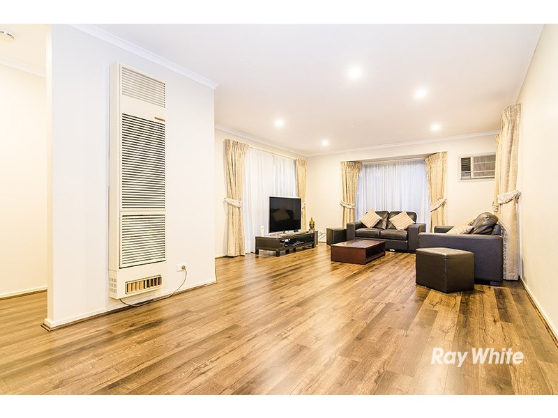 6 South Anderson Court, Cranbourne VIC 3977