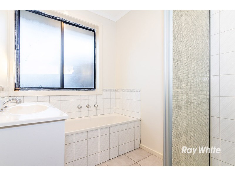 6 South Anderson Court, Cranbourne VIC 3977