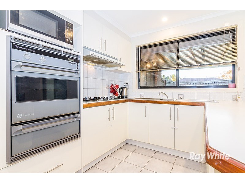 6 South Anderson Court, Cranbourne VIC 3977