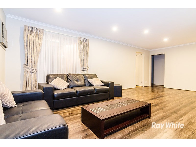 6 South Anderson Court, Cranbourne VIC 3977