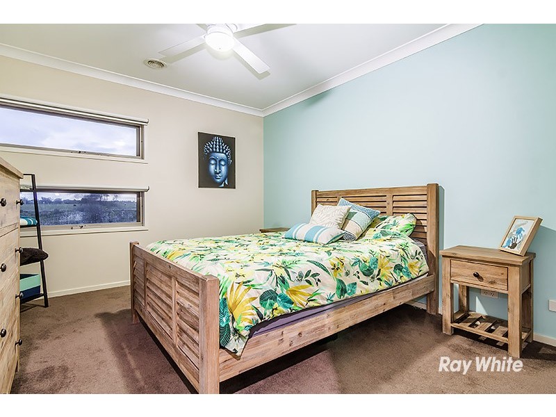 23 Paxford Drive, Cranbourne North VIC 3977