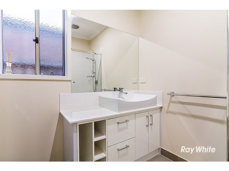 23 Paxford Drive, Cranbourne North VIC 3977