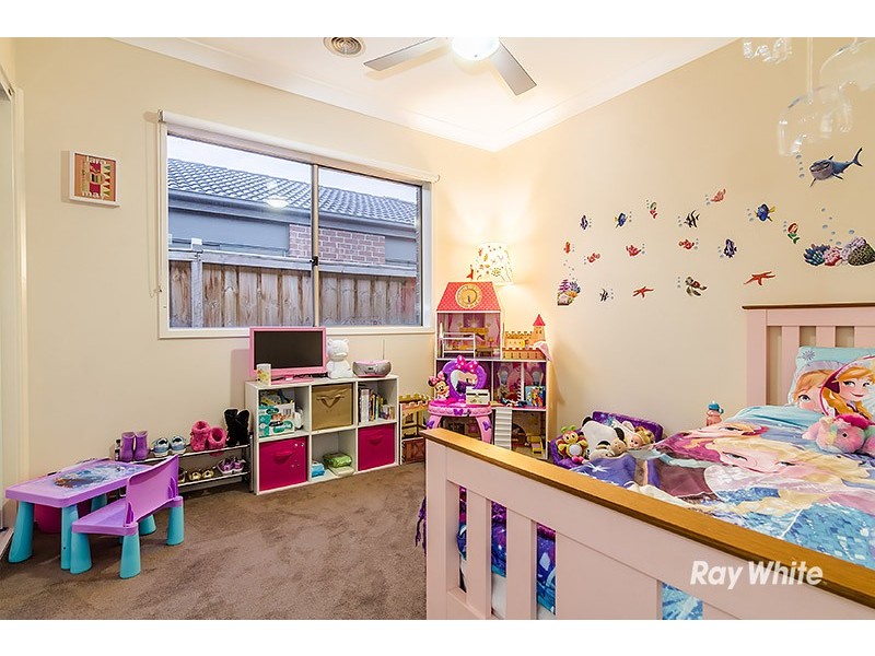 23 Paxford Drive, Cranbourne North VIC 3977