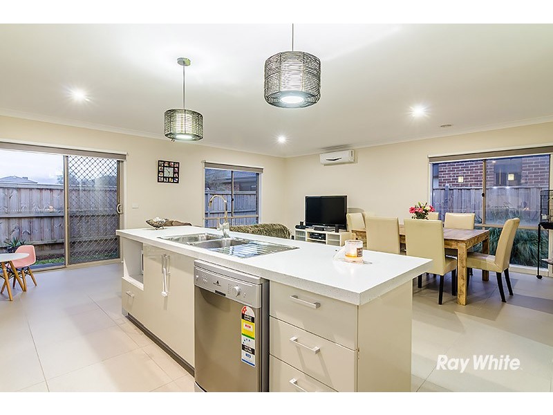 23 Paxford Drive, Cranbourne North VIC 3977