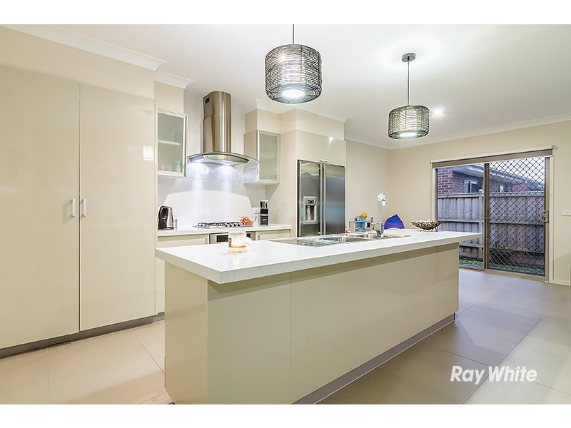 23 Paxford Drive, Cranbourne North VIC 3977