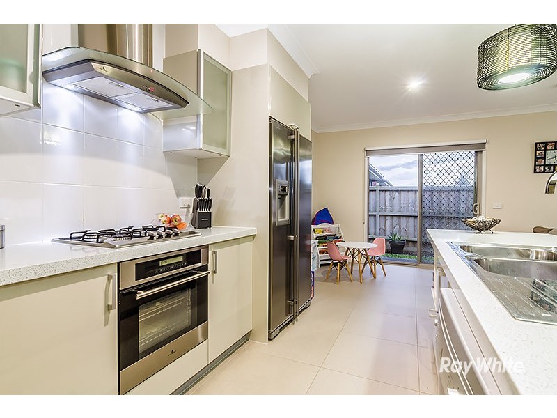 23 Paxford Drive, Cranbourne North VIC 3977