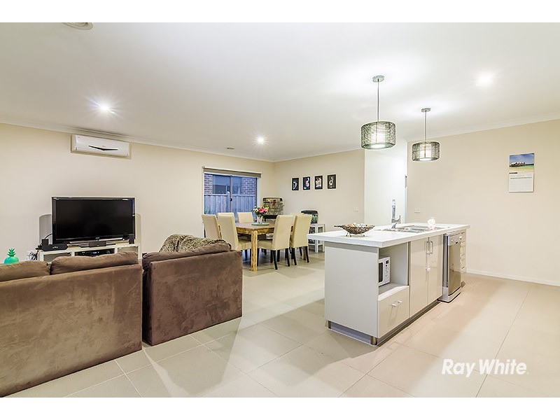 23 Paxford Drive, Cranbourne North VIC 3977