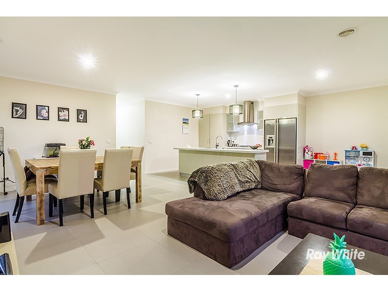 23 Paxford Drive, Cranbourne North VIC 3977