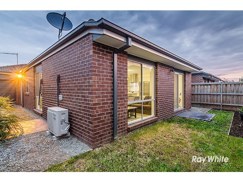 23 Paxford Drive, Cranbourne North VIC 3977