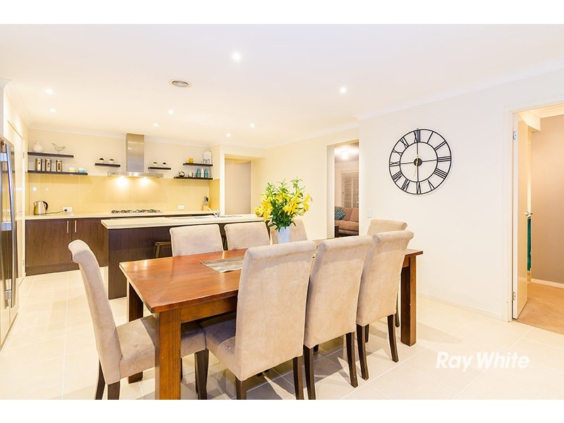 8 Ned Street, Cranbourne East VIC 3977