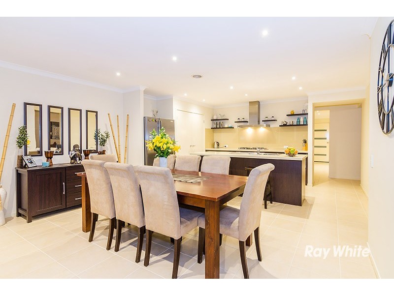 8 Ned Street, Cranbourne East VIC 3977