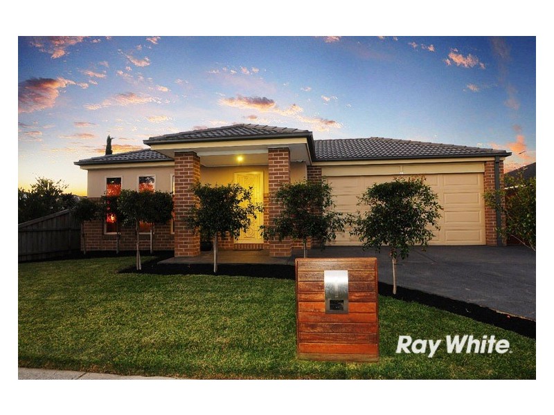16 Bluemist Circuit, Lyndhurst VIC 3975