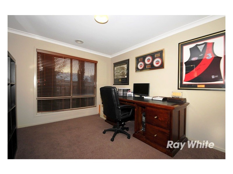 16 Bluemist Circuit, Lyndhurst VIC 3975