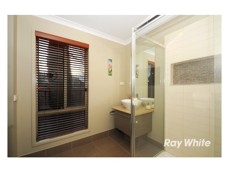 16 Bluemist Circuit, Lyndhurst VIC 3975