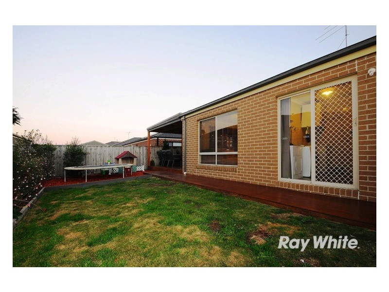 16 Bluemist Circuit, Lyndhurst VIC 3975