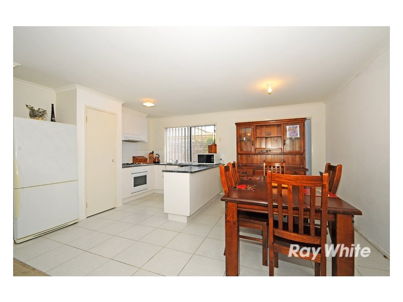 102 Scarborough Avenue, Cranbourne West VIC 3977