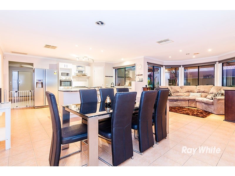 11 Feehan Crescent, Narre Warren South VIC 3805