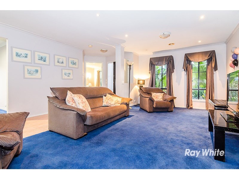 11 Feehan Crescent, Narre Warren South VIC 3805