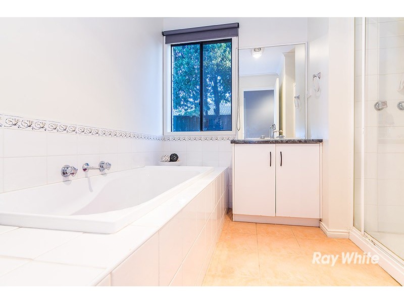 11 Feehan Crescent, Narre Warren South VIC 3805