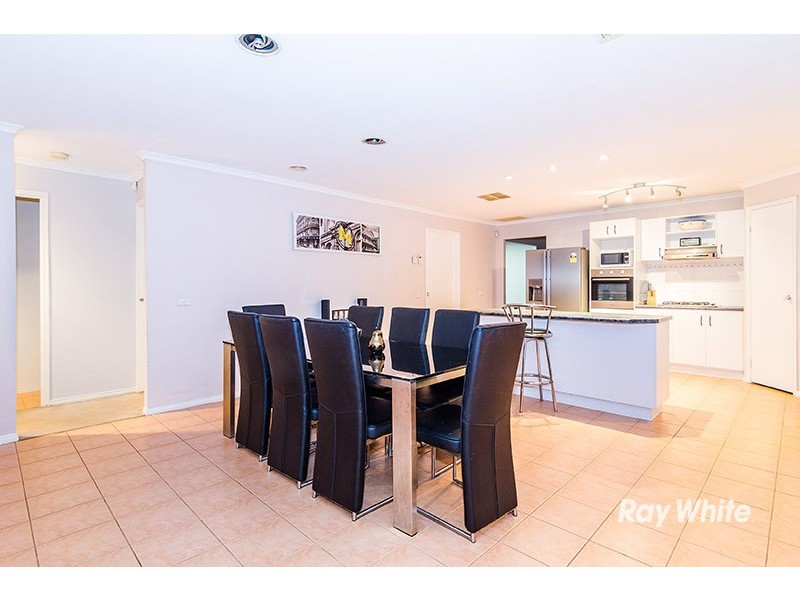 11 Feehan Crescent, Narre Warren South VIC 3805