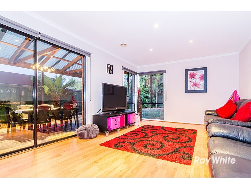 11 Feehan Crescent, Narre Warren South VIC 3805